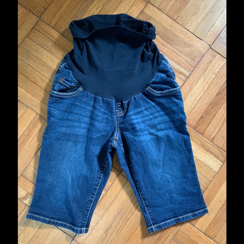 Maternity shorts